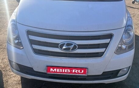 Hyundai H-1 II рестайлинг, 2015 год, 2 000 000 рублей, 1 фотография