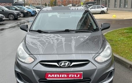 Hyundai Solaris II рестайлинг, 2012 год, 660 000 рублей, 1 фотография