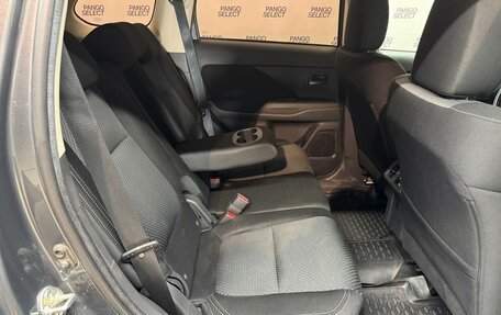 Mitsubishi Outlander III рестайлинг 3, 2019 год, 1 950 000 рублей, 4 фотография