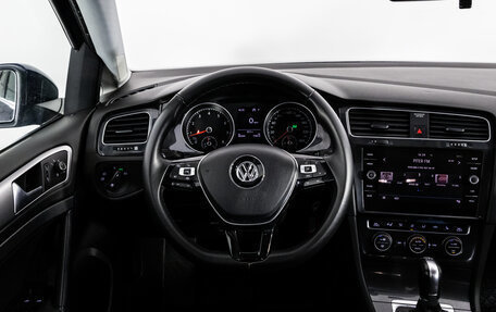 Volkswagen Golf VII рестайлинг, 2018 год, 1 750 000 рублей, 11 фотография