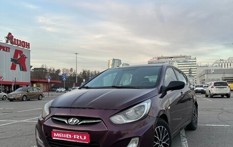 Hyundai Solaris II рестайлинг, 2011 год, 420 000 рублей, 1 фотография