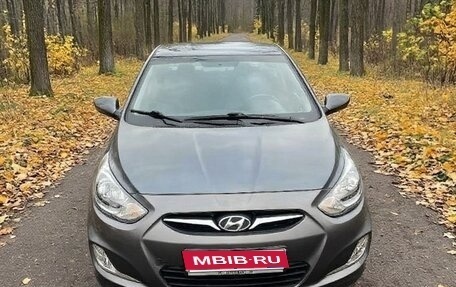 Hyundai Solaris II рестайлинг, 2012 год, 650 000 рублей, 1 фотография