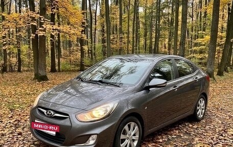Hyundai Solaris II рестайлинг, 2012 год, 650 000 рублей, 2 фотография