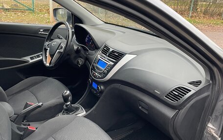 Hyundai Solaris II рестайлинг, 2012 год, 650 000 рублей, 8 фотография