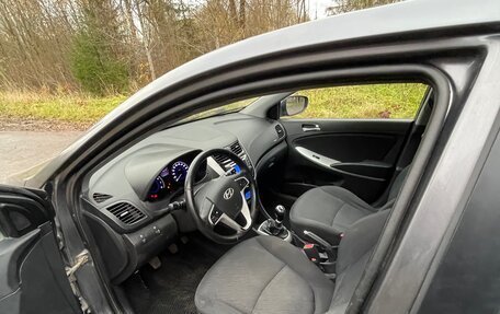 Hyundai Solaris II рестайлинг, 2012 год, 650 000 рублей, 14 фотография