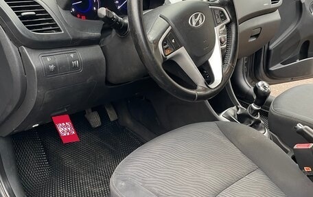 Hyundai Solaris II рестайлинг, 2012 год, 650 000 рублей, 17 фотография
