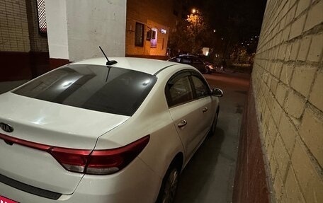 KIA Rio IV, 2018 год, 1 350 000 рублей, 3 фотография