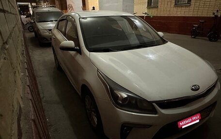 KIA Rio IV, 2018 год, 1 350 000 рублей, 4 фотография