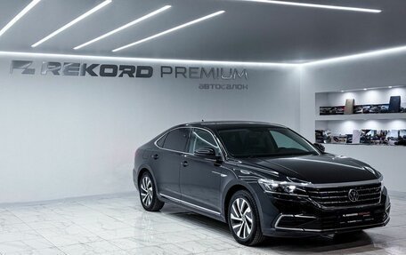 Volkswagen Passat B8 рестайлинг, 2021 год, 2 700 000 рублей, 2 фотография