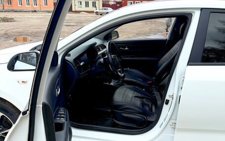 KIA Rio IV, 2018 год, 1 330 000 рублей, 3 фотография