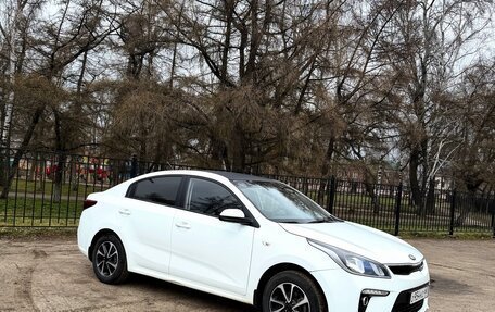 KIA Rio IV, 2018 год, 1 330 000 рублей, 4 фотография