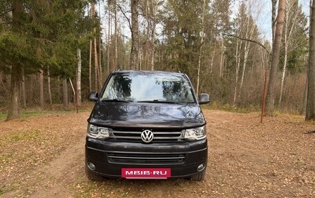 Volkswagen Multivan T5, 2011 год, 2 200 000 рублей, 2 фотография